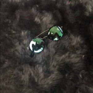 Round frame sunglasses